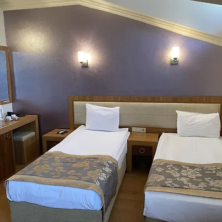 Hotel Grand Anzac 3*