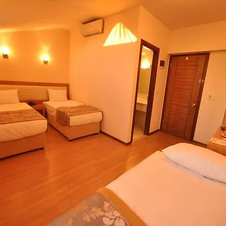 Grand Anzac Hotel 3*