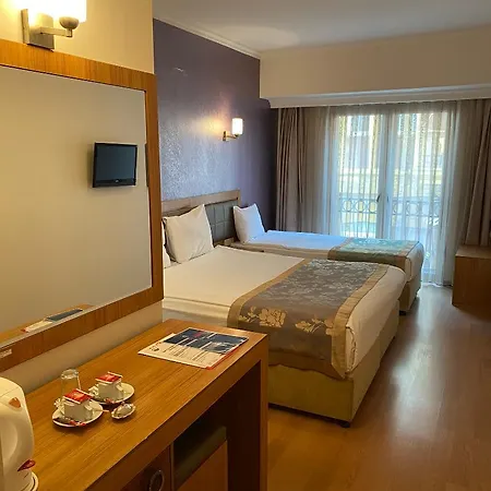 Grand Anzac Hotel 3*