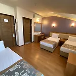 Grand Anzac Hotel