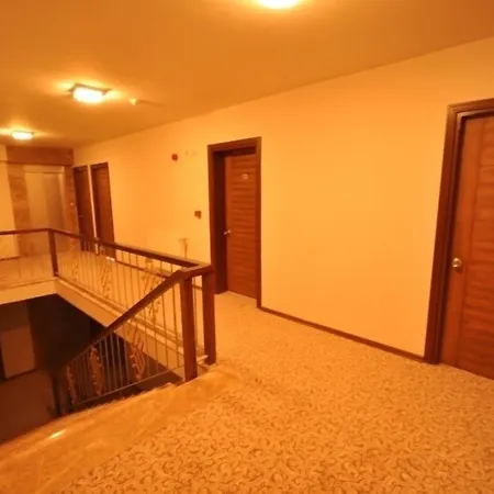 Grand Anzac מלון צ'נקלה