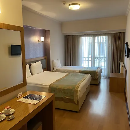 Hotel Grand Anzac 3*